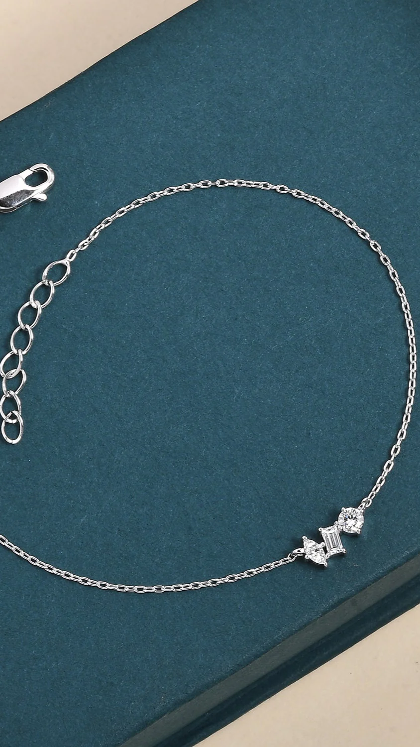 Valencia Three Stone Bracelet - Image 7