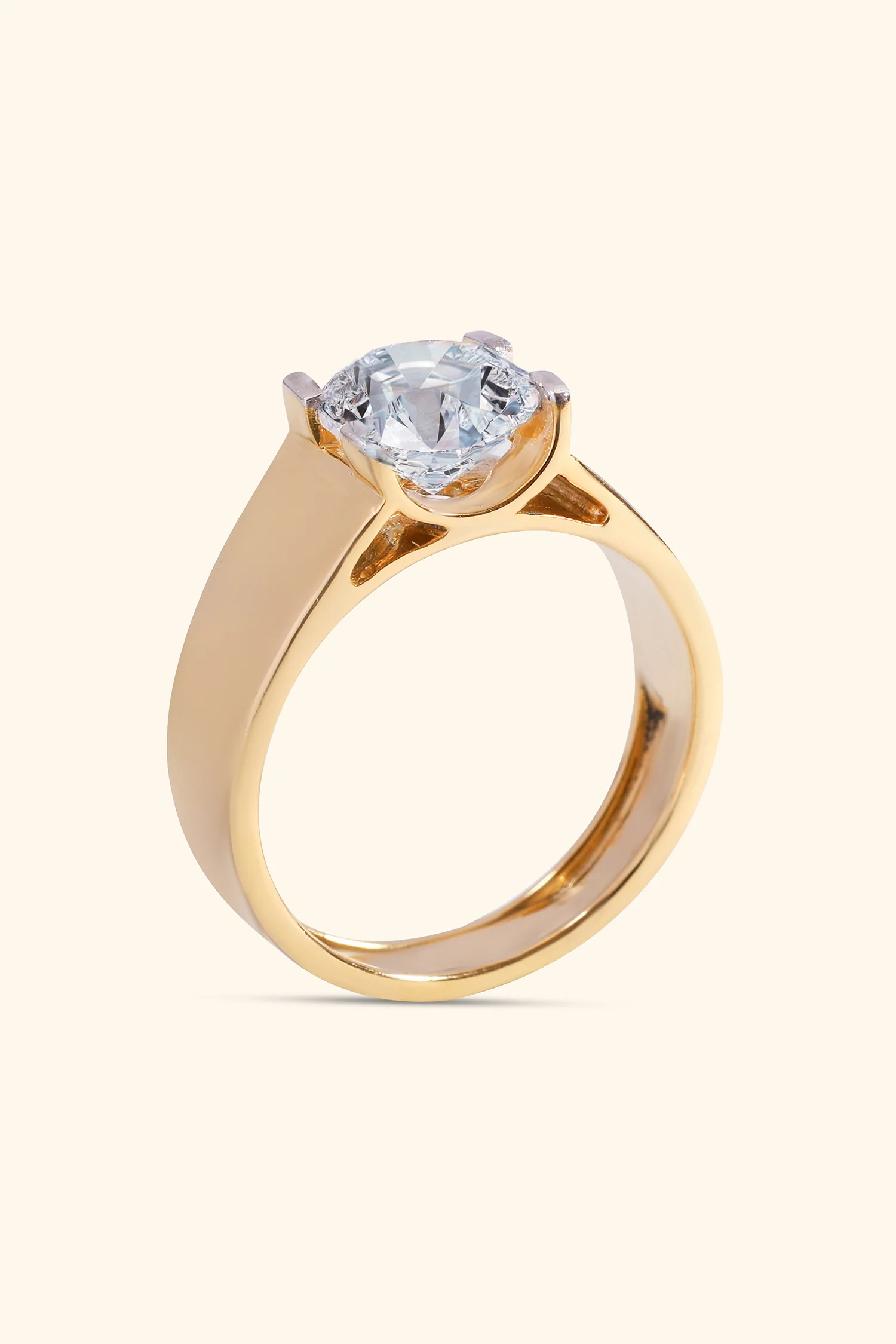 Valour Men's Band with a Round Solitaire - Image 6