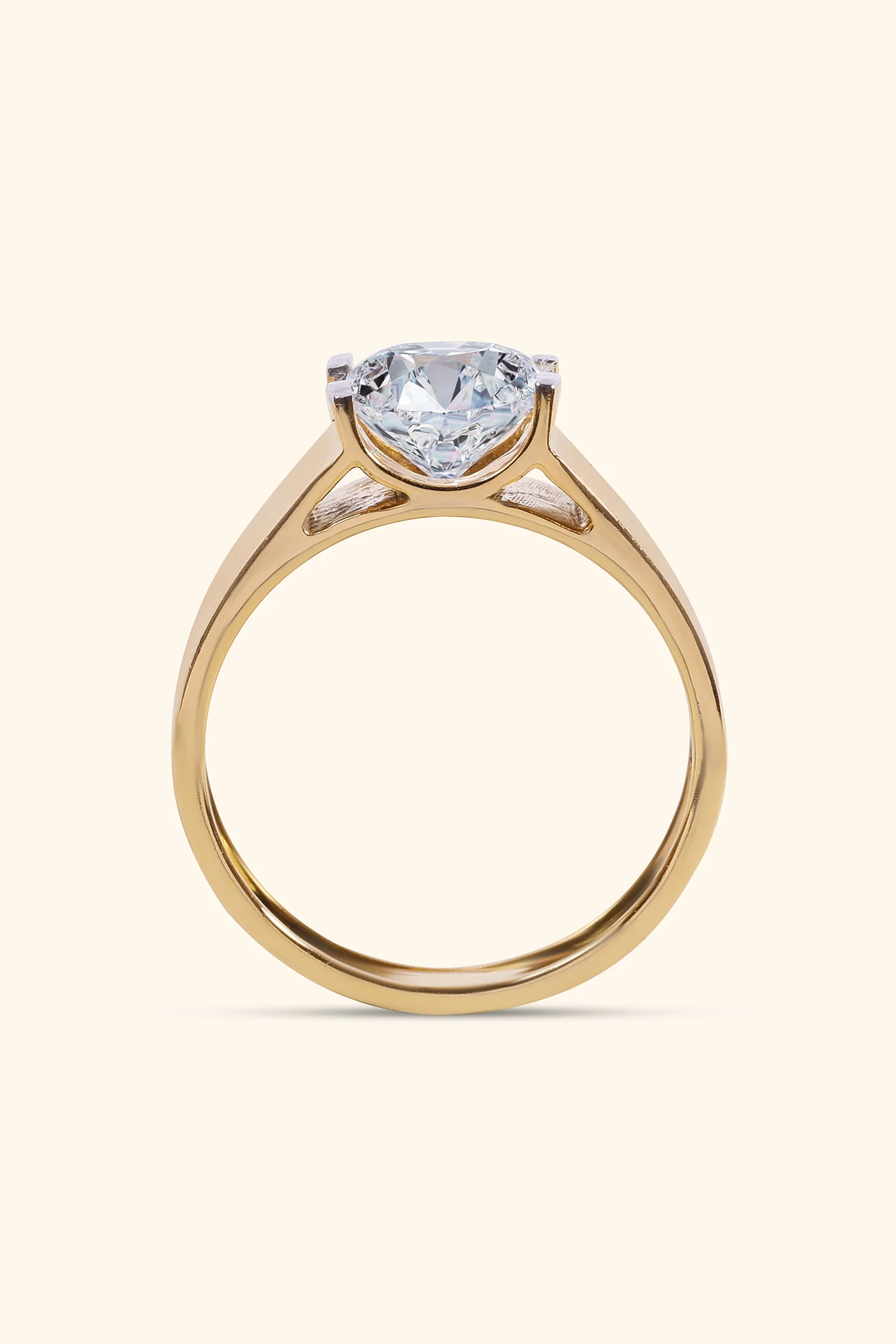 Valour Men's Band with a Round Solitaire - Image 7